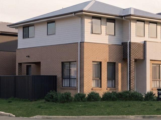 Spacious Family Haven with Versatile Living Spaces and Alfresco Delight