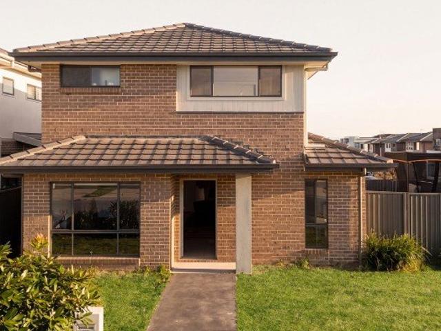 Spacious Family Haven with Modern Comforts and Alfresco Entertaining