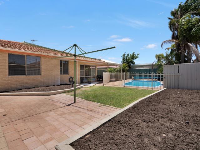 Spacious family oasis with pool and solar panels