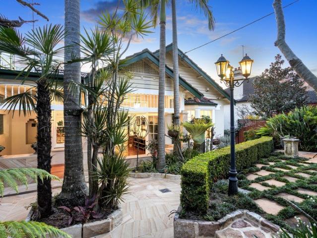 Spacious Family Oasis With Spellbinding Views