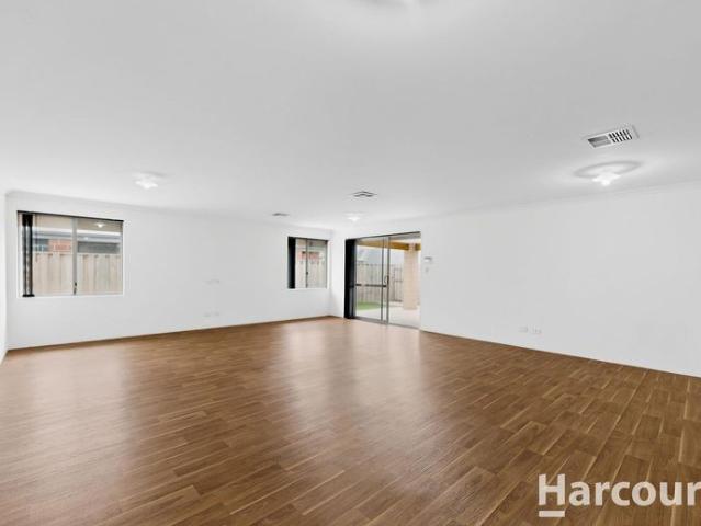 Spacious Family Living Meets Modern Convenience in Ellenbrook!
