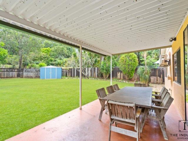 Spacious Family Living, Modern Upgrades & No Rear Neighbours!