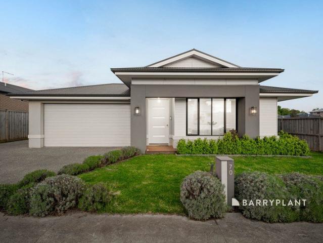 Spacious Family Living, Modern Comfort and a Convenient Location