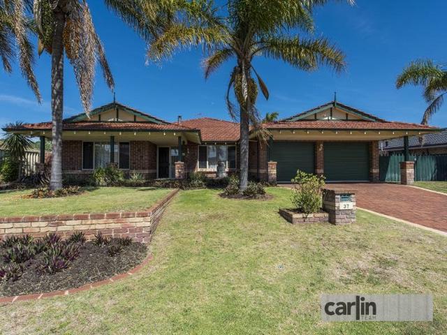 SPACIOUS FAMILY LIVING MOMENTS FROM THE COAST