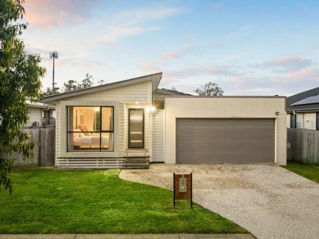 Spacious Family Living on a 455 sqm block with Modern Comfort and Convenience