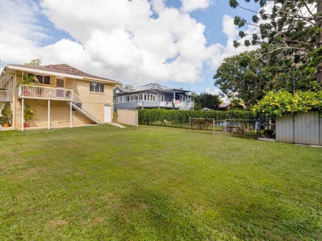 Spacious Family Living on a Big Flat Block