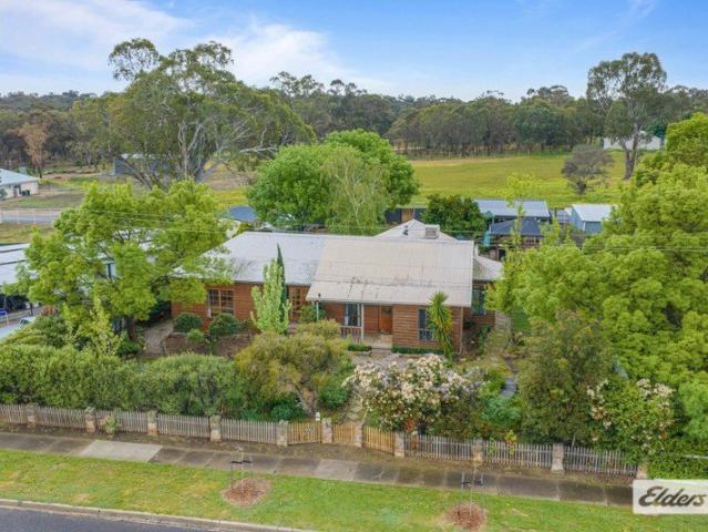Spacious Family Living on a Generous 1,400m² Allotment