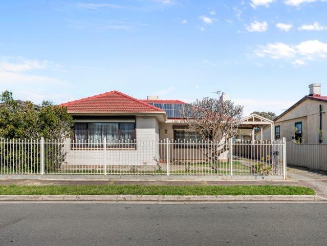 Spacious Family Living on a generous 560sqm Allotment
