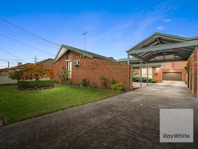 Spacious Family Living on a Generous 700m² Allotment