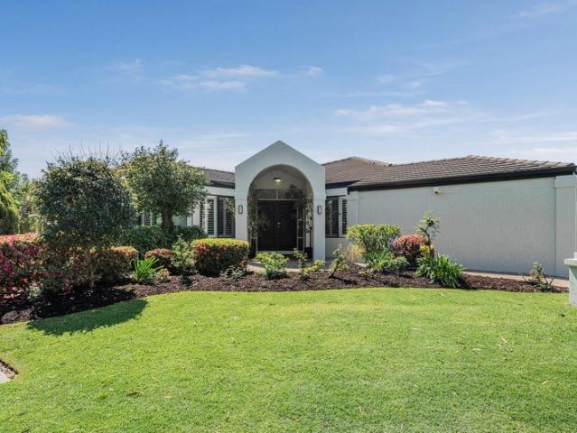 Spacious Family Living on a Generous 702sqm Corner Block in Canning Vale