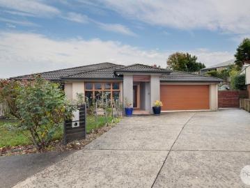 Spacious Family Living on a Generous 737m² Allotment