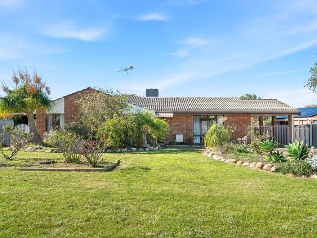 Spacious Family Living on a Generous 795sqm Block