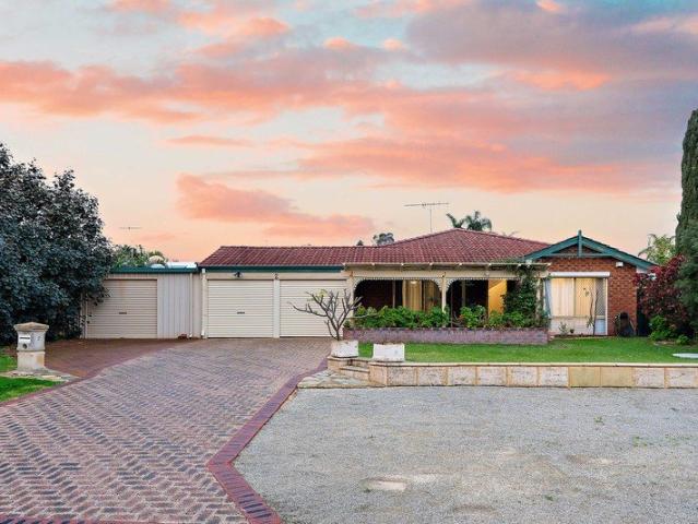 Spacious Family Living on a Generous 796sqm Coastal Block