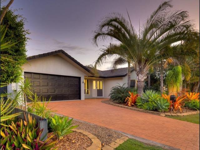 Spacious Family Living on a Generous 801m² Block
