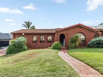 Spacious Family Living on a Generous 830sqm Allotment
