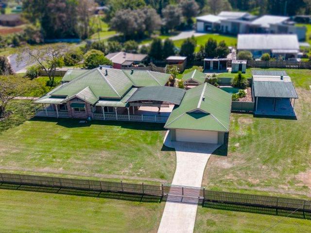 Spacious Family Living on a Generous Acreage Block