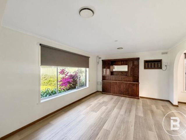 SPACIOUS FAMILY LIVING ON A GENEROUS ALLOTMENT IN A SOUGHT AFTER LOCATION