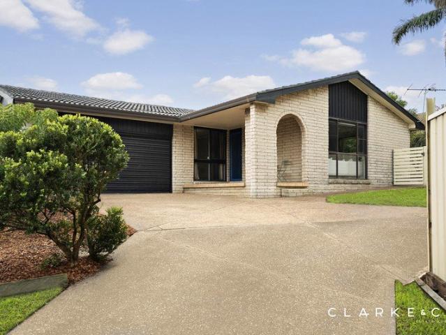 SPACIOUS FAMILY LIVING ON A GENEROUS BLOCK!