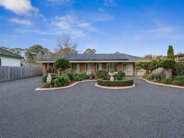 Spacious Family Living on a Generous Toongabbie Allotment