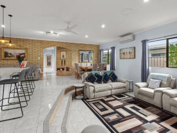 SPACIOUS FAMILY LIVING ON A GRAND 1,345m² RESIDENTIAL BLOCK