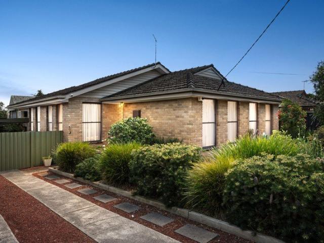 Spacious Family Living on a Huge 901m² Block with Exciting Potential