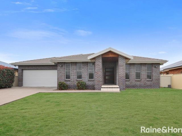 Spacious Family Living on a Huge Block with Side Access