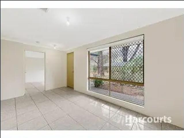 Spacious Family Living on a Large Block!