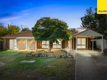 Melton West, Victoria - Equipped kitchen