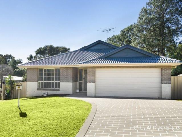 SPACIOUS FAMILY LIVING ON A NORTH FACING PARCEL!