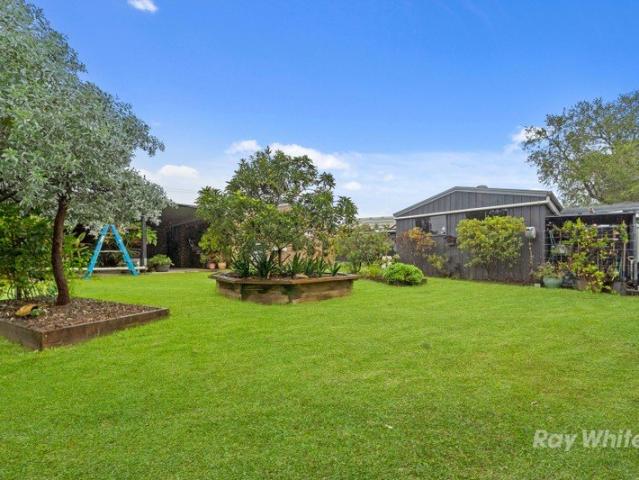 Spacious Family Living on a Sizeable Block
