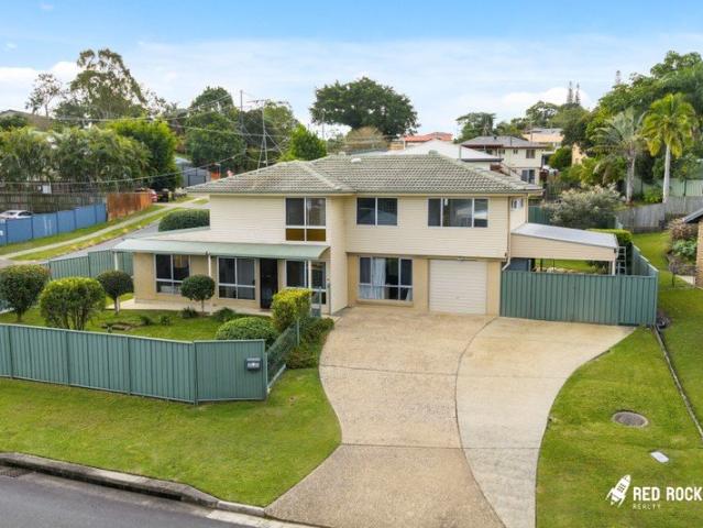 SPACIOUS FAMILY LIVING ON A PRIME CORNER BLOCK IN SOUGHT AFTER ROCHEDALE SOUTH