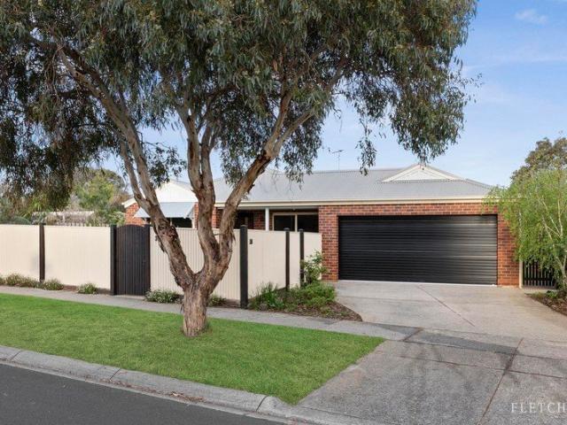 Spacious Family Living on a Private 869sqm