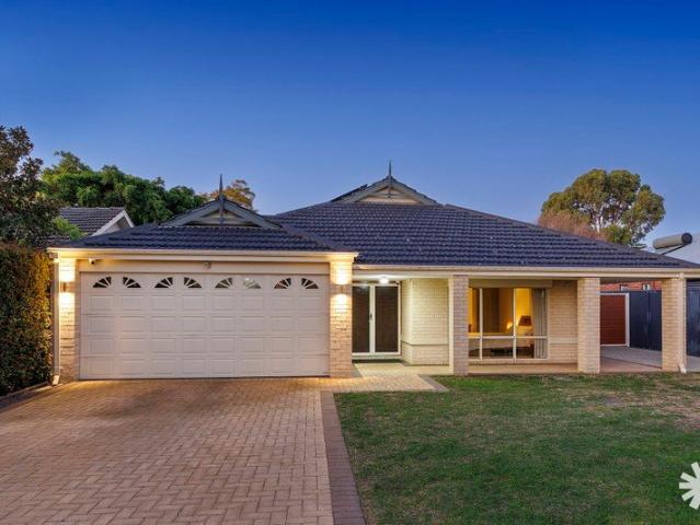 SPACIOUS FAMILY LIVING ON A RARE 764SQM GREEN TITLE BLOCK