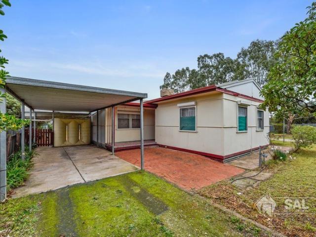 Spacious Family Living on an Impressive 1,800sqm Allotment