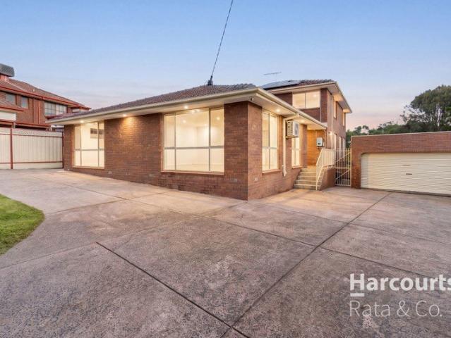 Spacious Family Living on an Impressive 700m² in Prime Epping Location