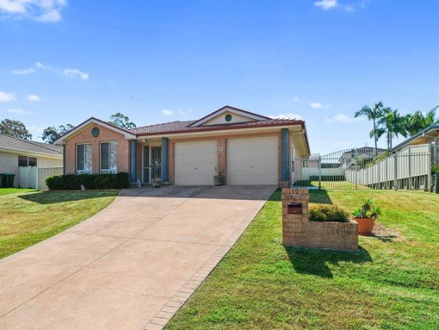 SPACIOUS FAMILY LIVING ON AN IMPRESSIVE 800M²+ BLOCK