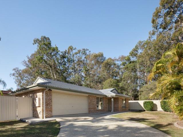 Spacious Family Living on an Impressive 907m² Block