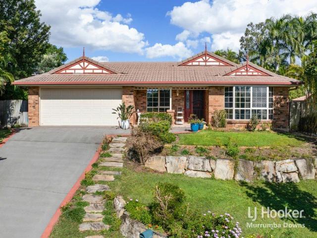 SPACIOUS FAMILY LIVING ON AN 800m2 BLOCK WITH MULTIPLE LIVING AREAS