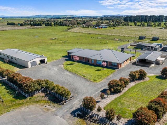 Spacious Family Living on Approx. 10 Acres