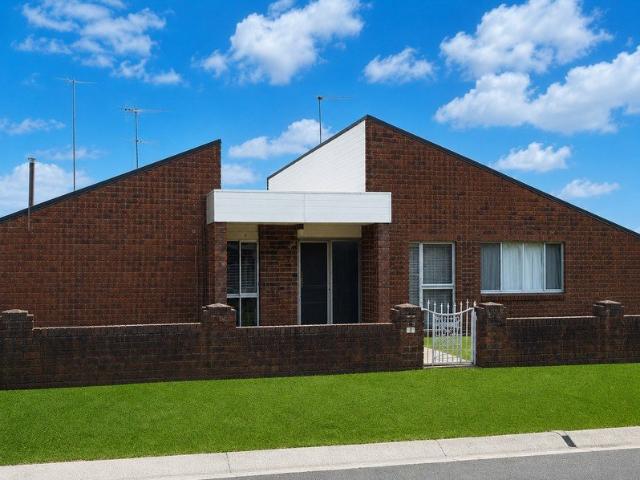 Spacious Family Living On Expansive 849sqm Allotment!
