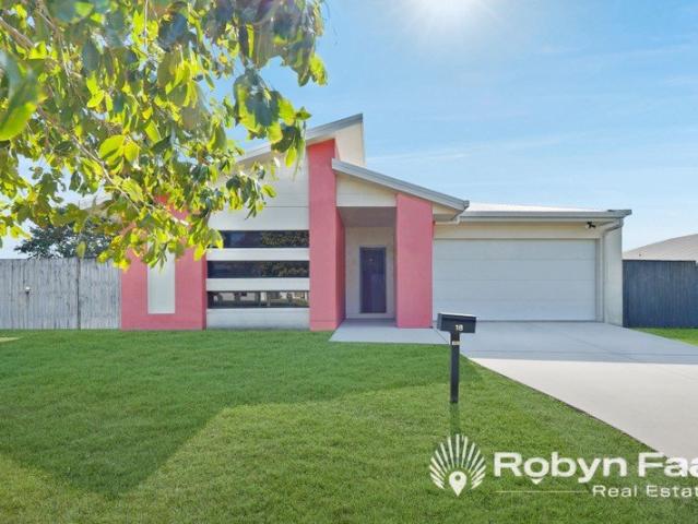 SPACIOUS FAMILY LIVING ON GENEROUS CORNER BLOCK, CLOSE TO GOLF COURSE, IN MODERN KERRISDALE ESTATE