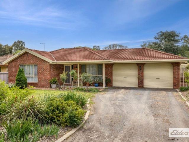 Spacious Family Living on Half an Acre in Howlong