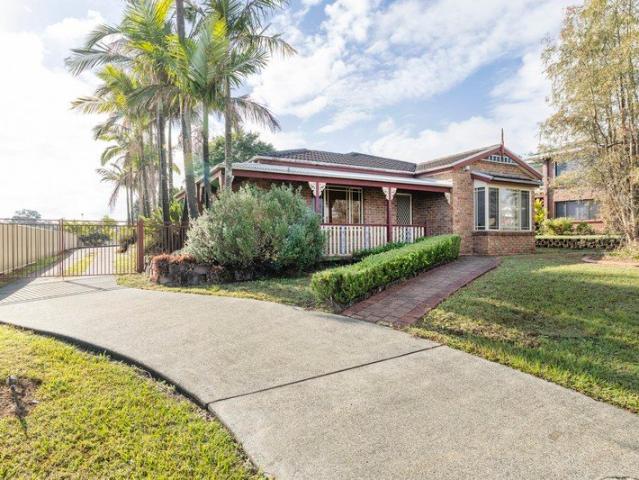 Spacious Family Living on South Grafton's Hills