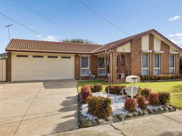 Spacious Family Living on Werribee's Highly Sought After South Side