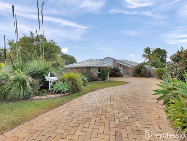 Spacious Family Living on 1,525m²!