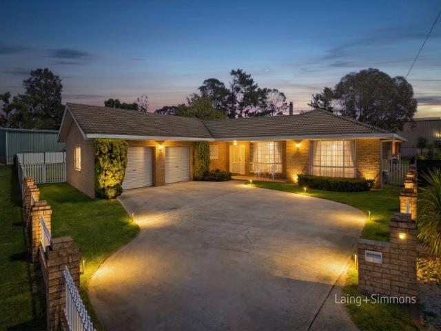 Spacious Family Living on 1,686m² with Exceptional Shed Space