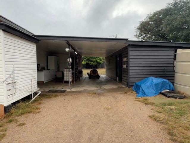 SPACIOUS FAMILY LIVING ON 3845m²