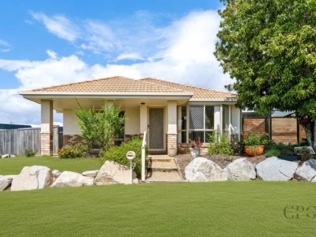 Spacious Family Living on 400m² in a Convenient North Lakes Location