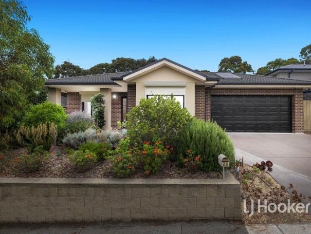 CONTACT FOR PRIVATE INSPECTION Spacious Family Living on 576m2 in Prime Mayfield Estate Location