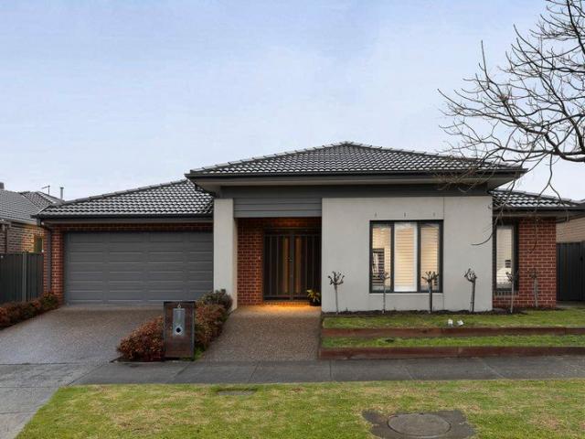 Spacious Family Living on 512m2 The Perfect Blend of Comfort, Space & Convenience